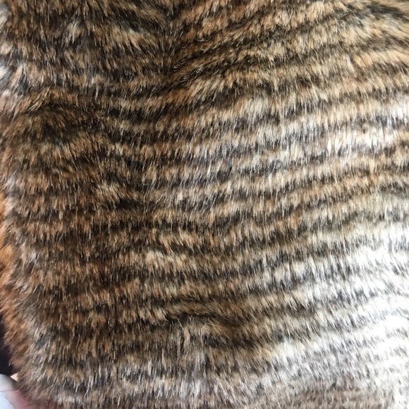 🤎 The Limited Beautiful Faux Fur Scarf 🤎 - Picture 6 of 7